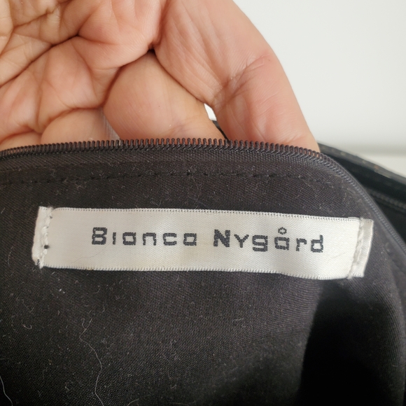 Elegant Black Patent and Snake Print Shoulder Bag With Sholder Strap - Picture 11 of 15